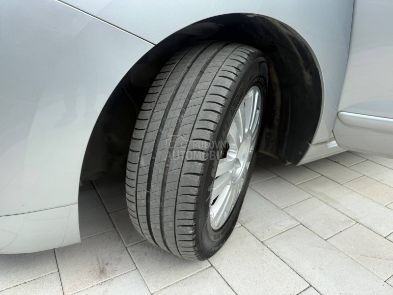 Peugeot 5008 1.6 HDi