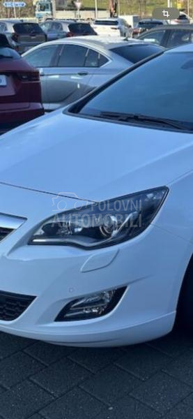 Opel Astra J 1.6 Turbo Cosmo CH