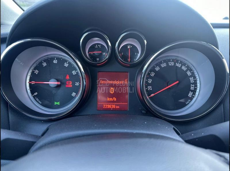 Opel Astra J 1.6 Turbo Cosmo CH