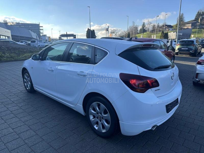Opel Astra J 1.6 Turbo Cosmo CH