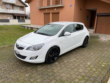 Opel Astra J 1.6 Turbo Cosmo CH