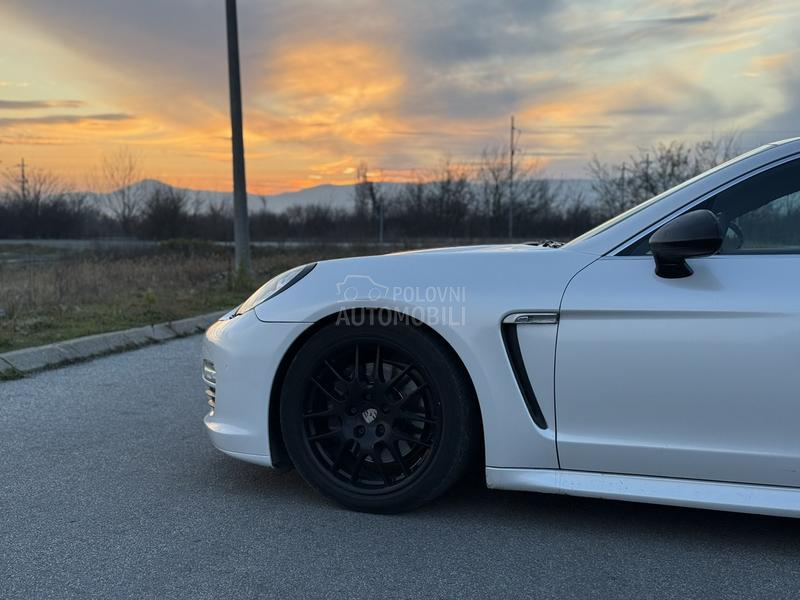 Porsche Panamera S