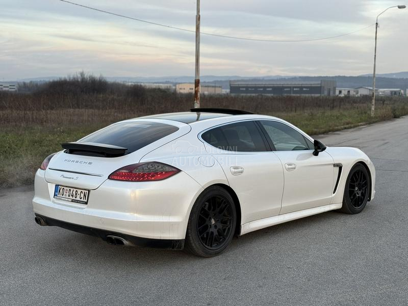 Porsche Panamera S