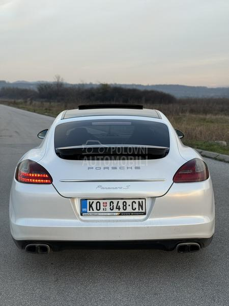 Porsche Panamera S