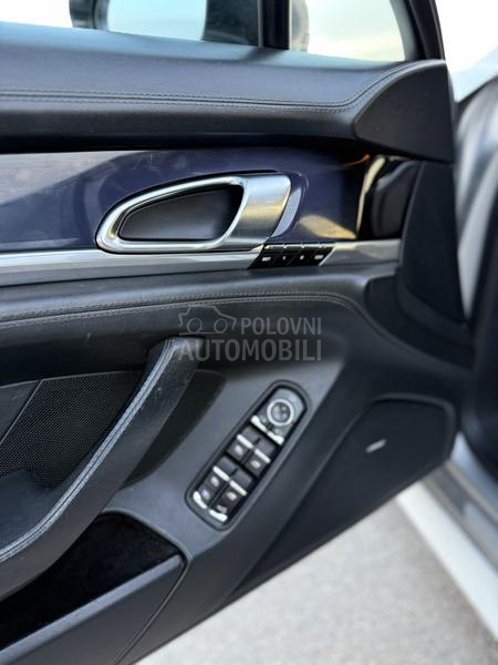 Porsche Panamera S