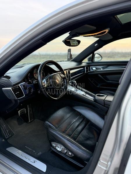 Porsche Panamera S