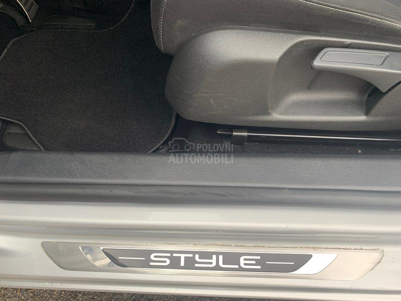 Volkswagen Golf 6 1.2 style