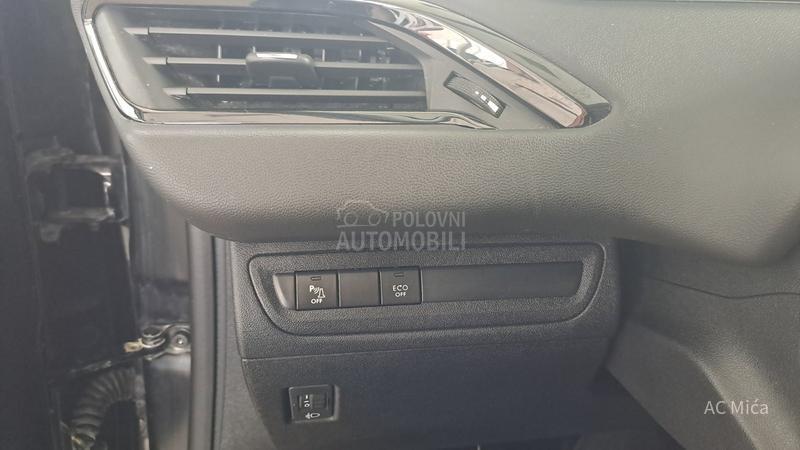 Peugeot 208 1.2NAV LED USB 44000