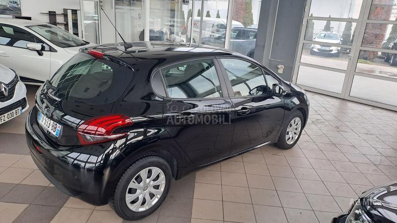 Peugeot 208 1.2NAV LED USB 44000