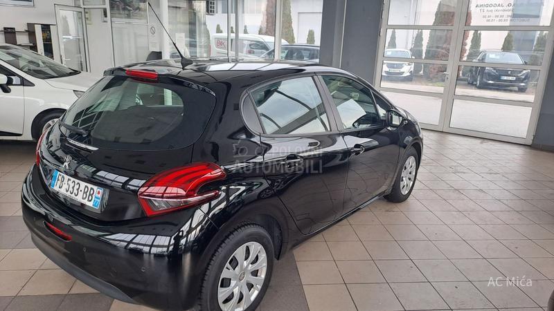 Peugeot 208 1.2NAV LED USB 44000