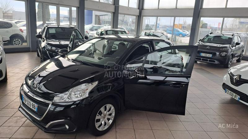 Peugeot 208 1.2NAV LED USB 44000