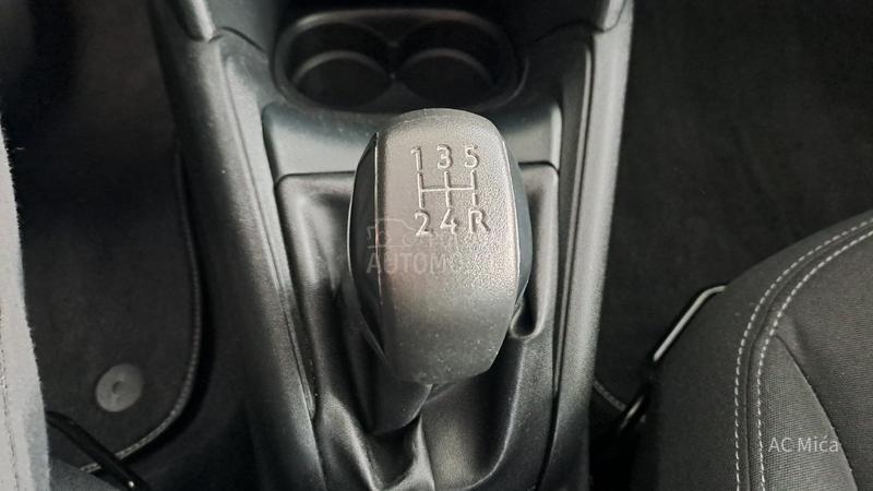 Peugeot 208 1.2NAV LED USB 44000