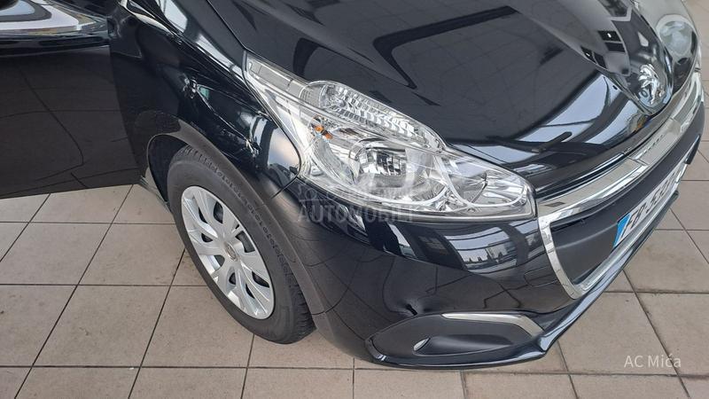 Peugeot 208 1.2NAV LED USB 44000