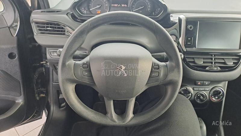 Peugeot 208 1.2NAV LED USB 44000