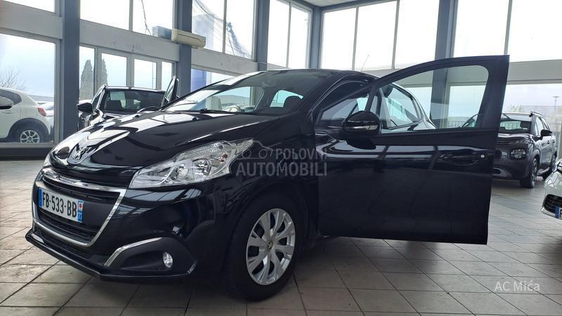 Peugeot 208 1.2NAV LED USB 44000