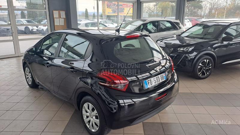 Peugeot 208 1.2NAV LED USB 44000