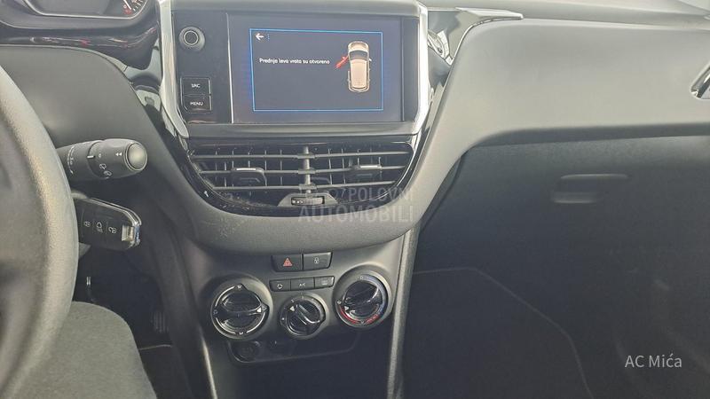 Peugeot 208 1.2NAV LED USB 44000