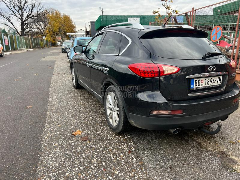 Infiniti EX30 3.0