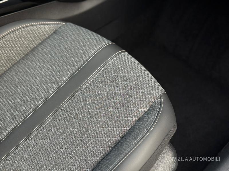 Peugeot 2008 Allure/Kamera/MT6