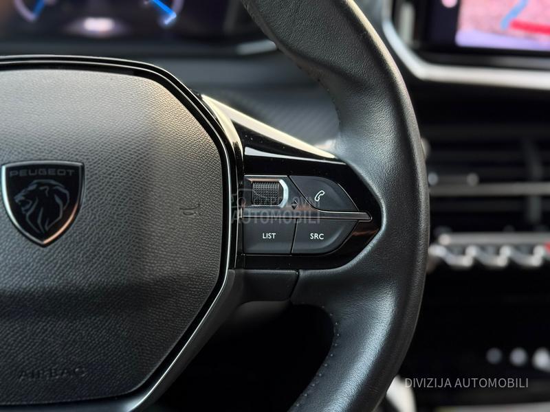 Peugeot 2008 Allure/Kamera/MT6