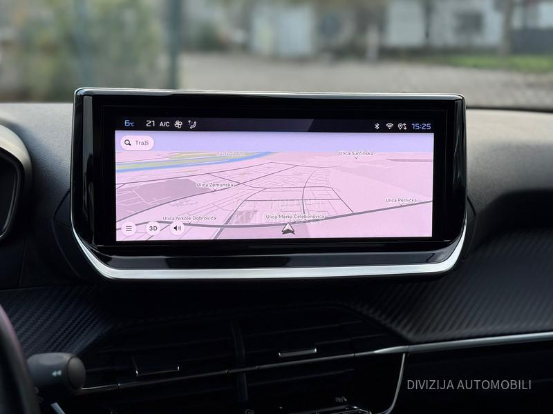 Peugeot 2008 Allure/Kamera/MT6