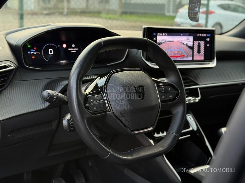 Peugeot 2008 Allure/Kamera/MT6