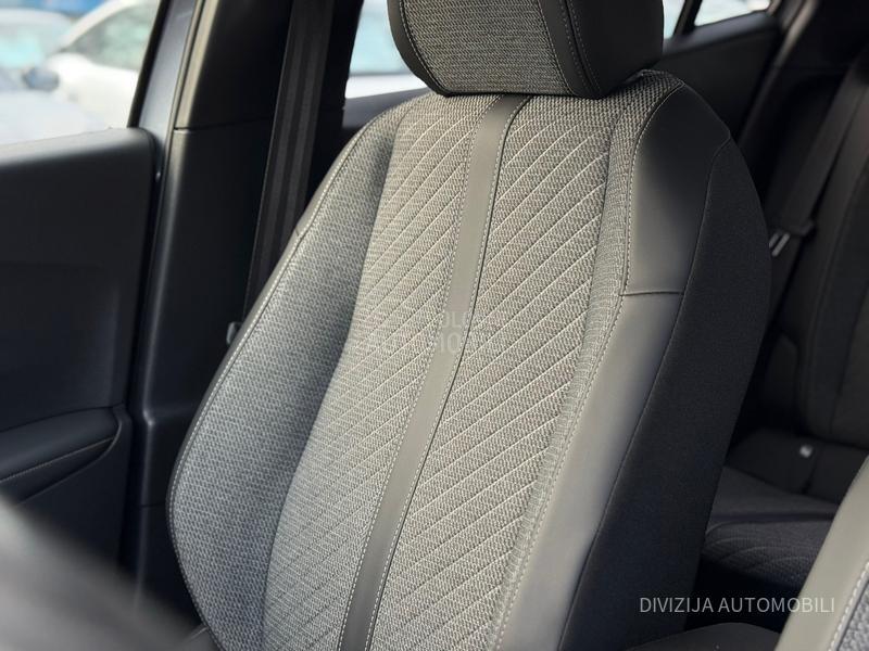 Peugeot 2008 Allure/Kamera/MT6