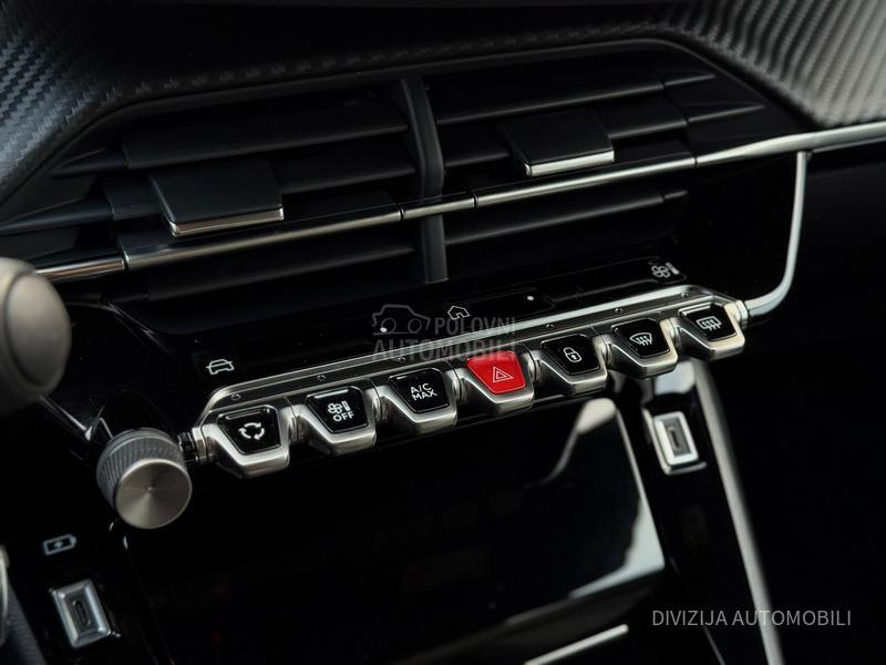 Peugeot 2008 Allure/Kamera/MT6
