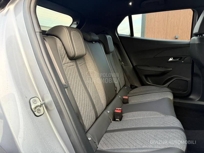 Peugeot 2008 Allure/Kamera/MT6