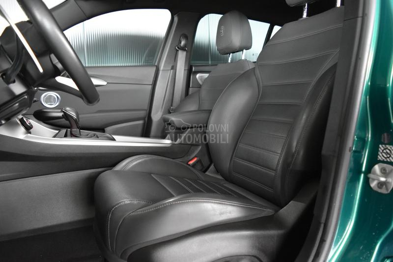 Alfa Romeo Tonale Hybrid Q4 AT