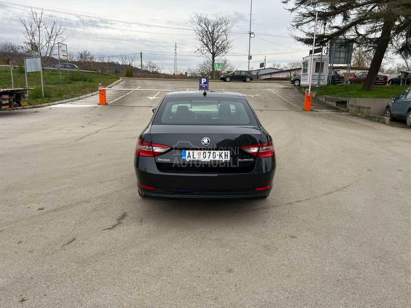 Škoda Superb 