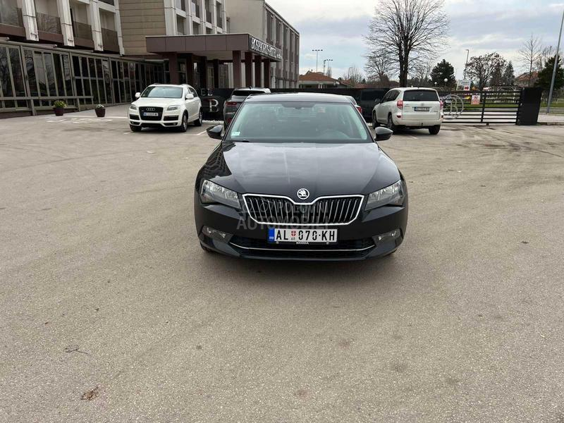 Škoda Superb 