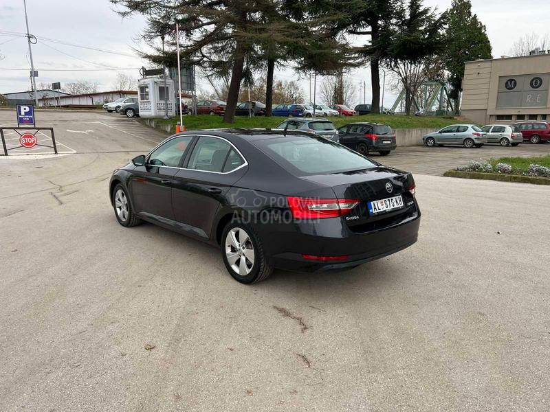 Škoda Superb 
