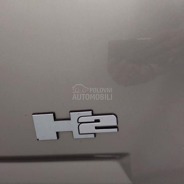 Hummer H2 