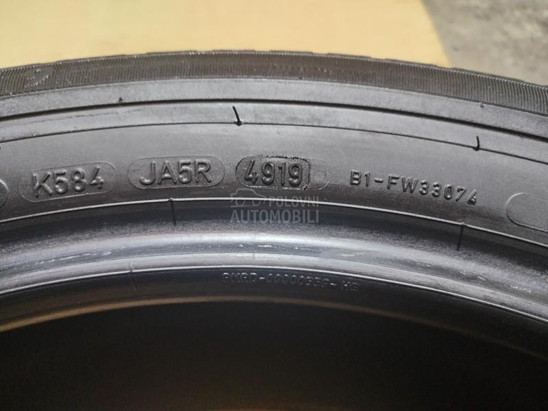 Hankook 245/45 R19 Zimska