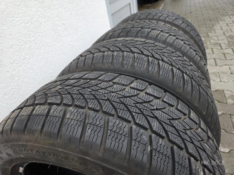Dunlop 225/55 R17 Zimska