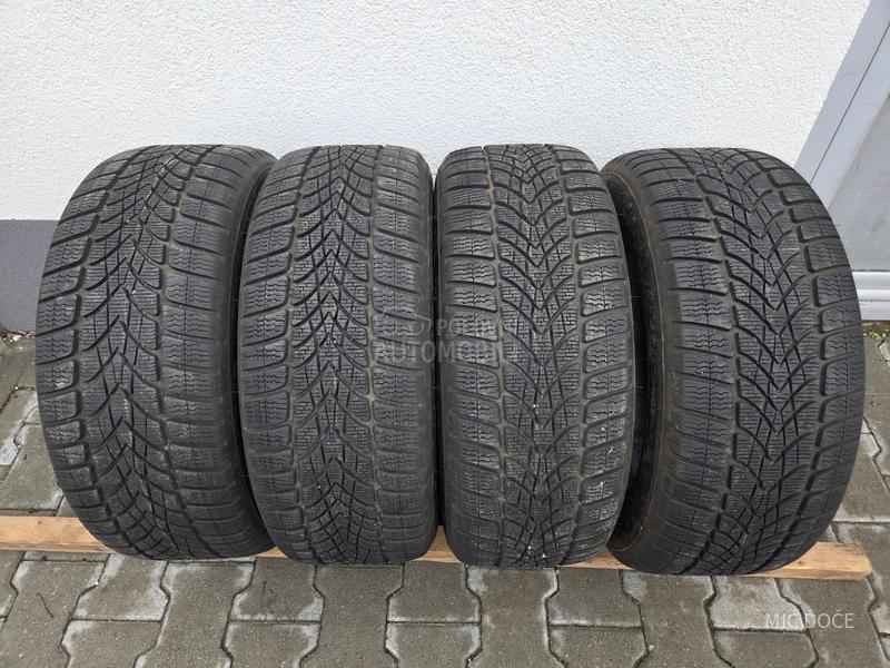 Dunlop 225/55 R17 Zimska