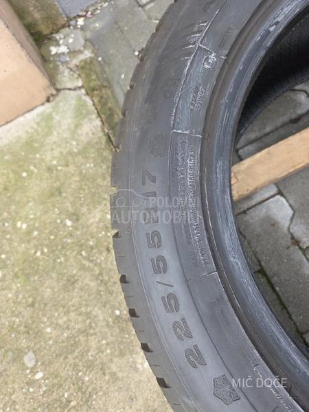 Dunlop 225/55 R17 Zimska