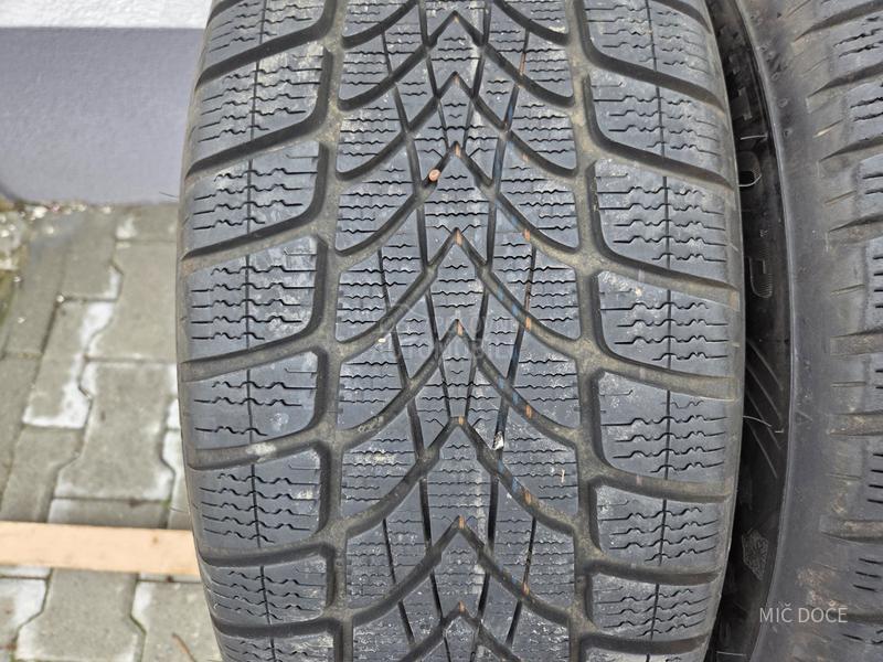 Dunlop 225/55 R17 Zimska