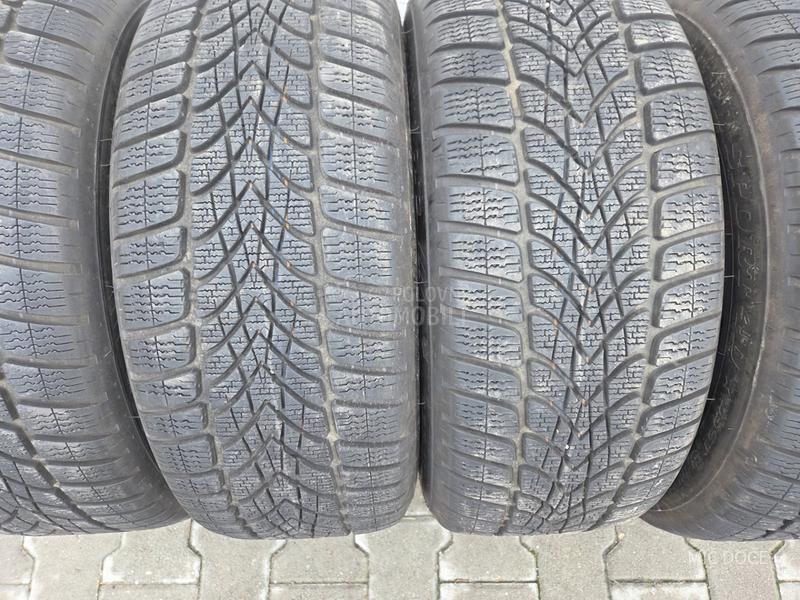 Dunlop 225/55 R17 Zimska