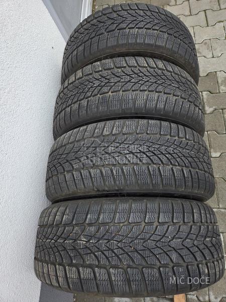 Dunlop 225/55 R17 Zimska