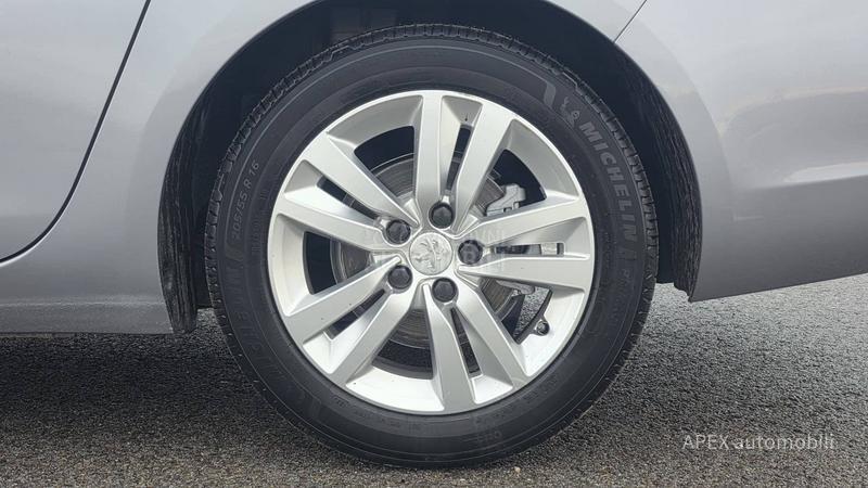 Peugeot 308 1.5Hdi EAT8 Active