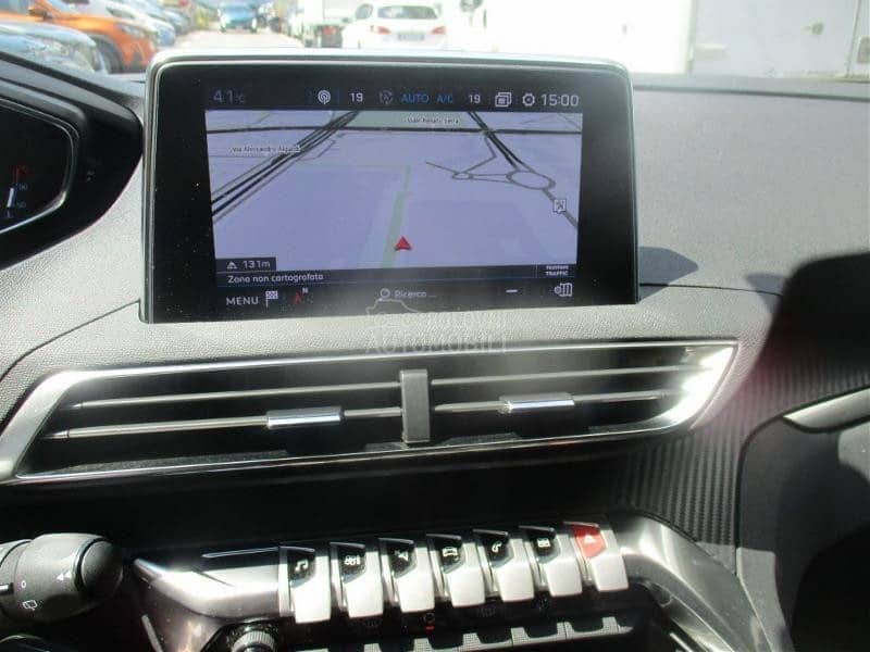 Peugeot 3008 1.5hdi VIRTU/LEDNAV