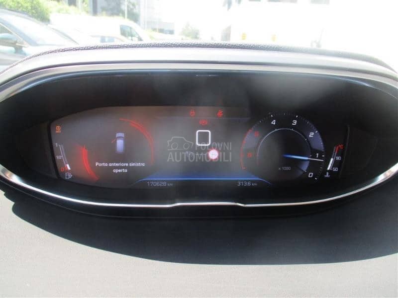 Peugeot 3008 1.5hdi VIRTU/LEDNAV