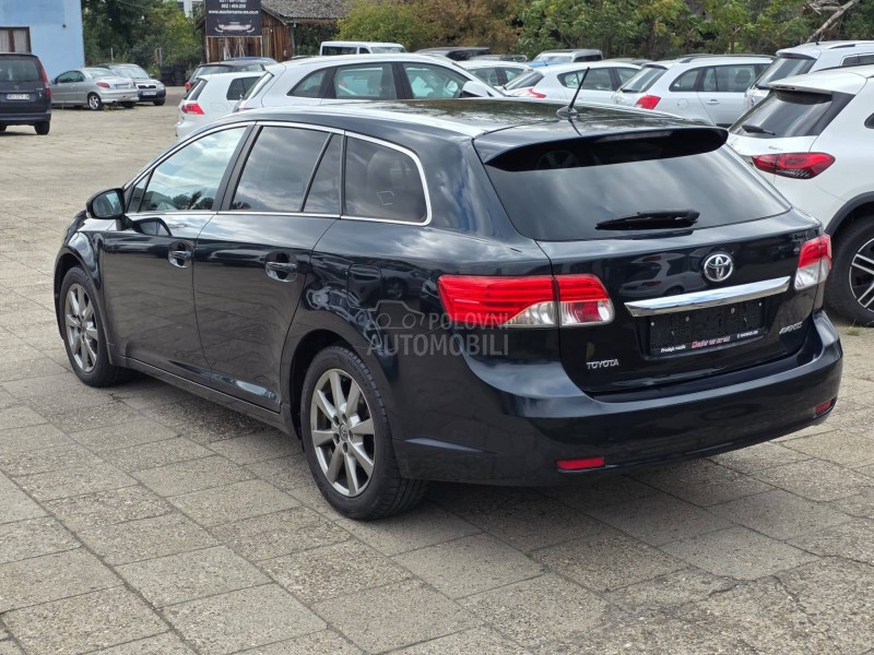 Toyota Avensis 2.0 d4d F U L/SERVI