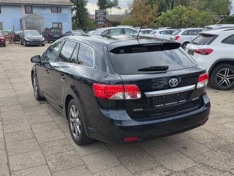 Toyota Avensis 2.0 d4d F U L/SERVI