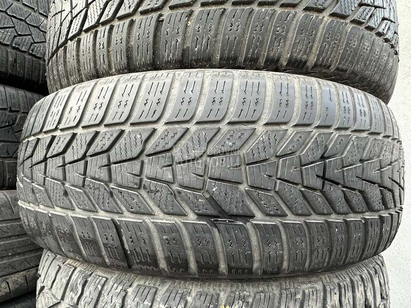 Hankook 225/60 R17 Zimska