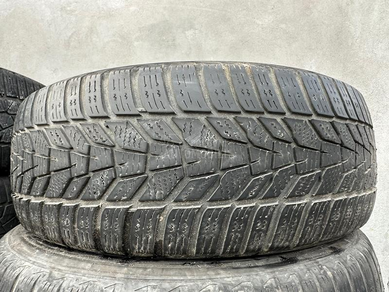 Hankook 225/60 R17 Zimska