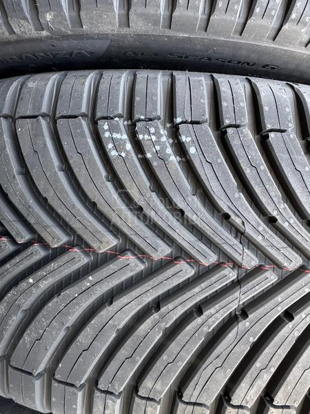 Bridgestone 245/45 R19 Zimska
