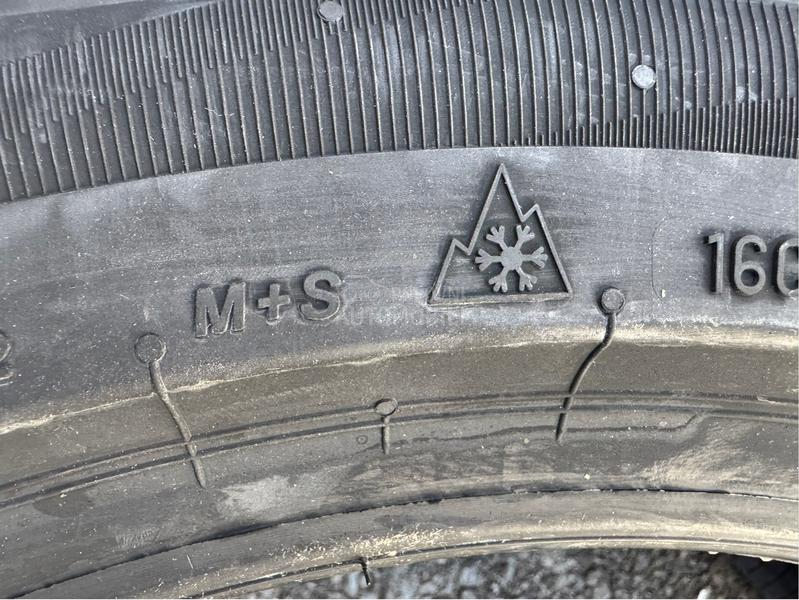 Bridgestone 245/45 R19 Zimska